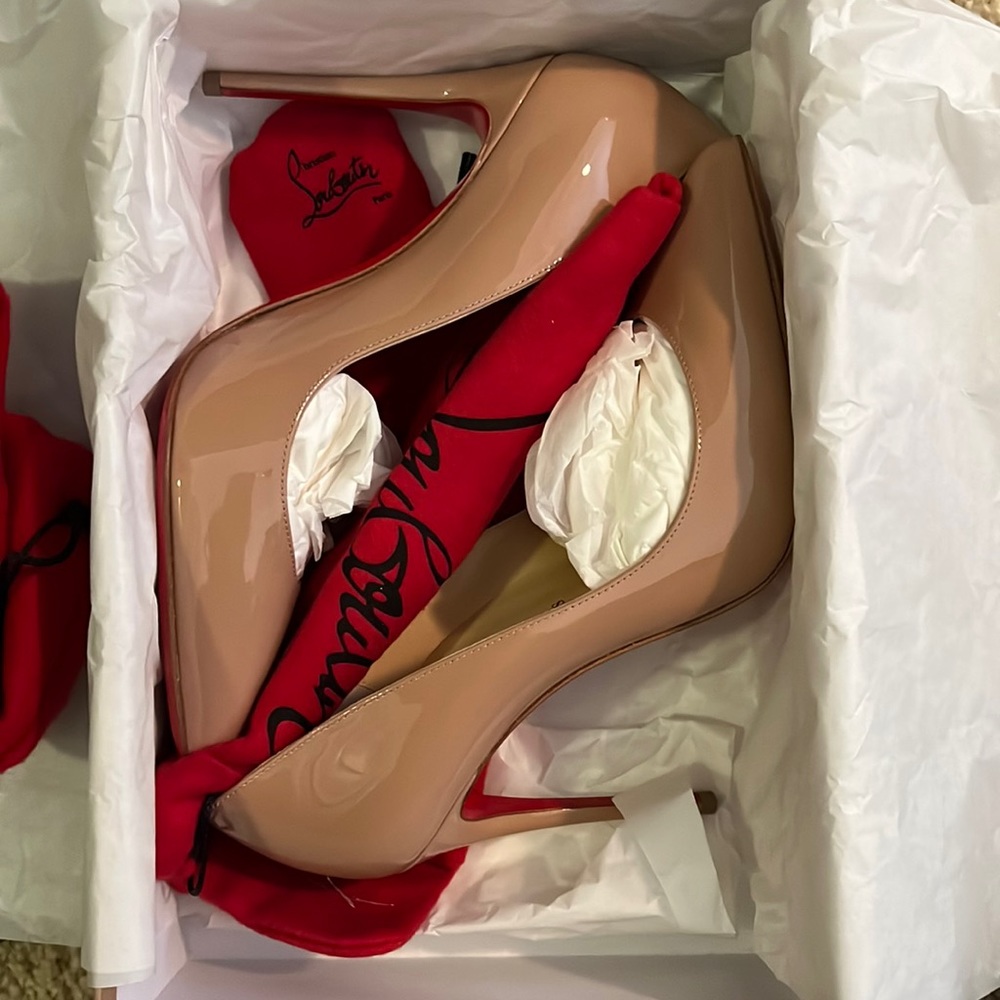 Christian Louboutin 37.5 Pigalle 100 - patent nude, NWB
